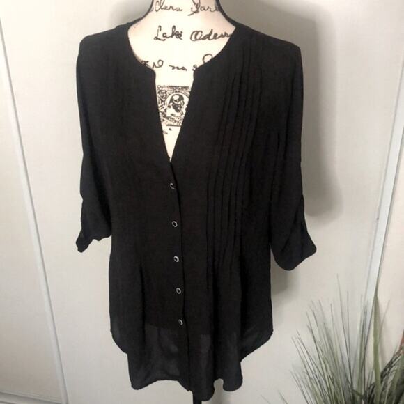 BCBG Black V-Neck Button down Blouse size Small - Picture 7 of 7